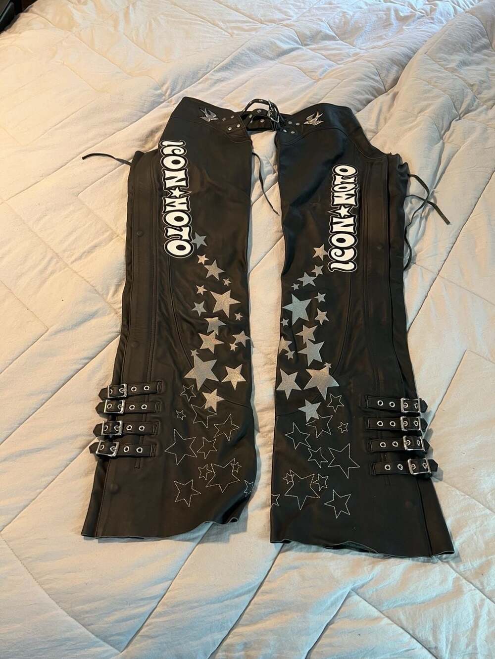 Y2K Icon Bombshell Go-Go Leather Motorcycle Riding Chaps Black Stars Size L